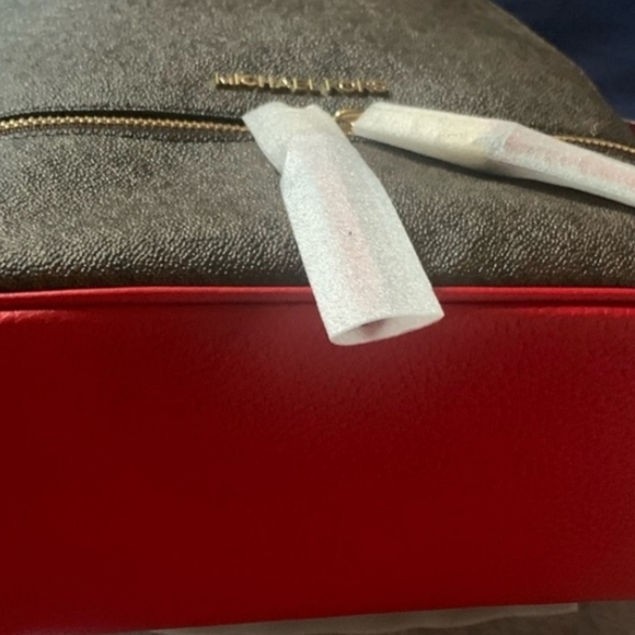 Michael Kors Rhea Zip backpack - Picture 5 of 14